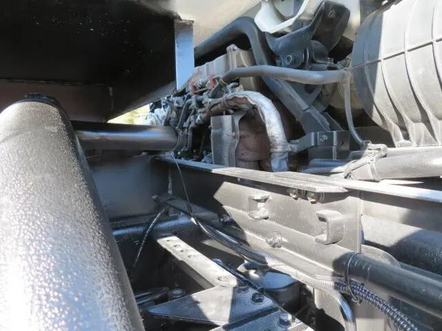 いすゞフォワードパッカー車（塵芥車）中型（4t）[写真38]