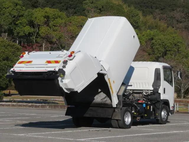 いすゞフォワードパッカー車（塵芥車）中型（4t）[写真07]