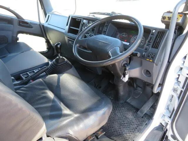 いすゞフォワードパッカー車（塵芥車）中型（4t）[写真09]