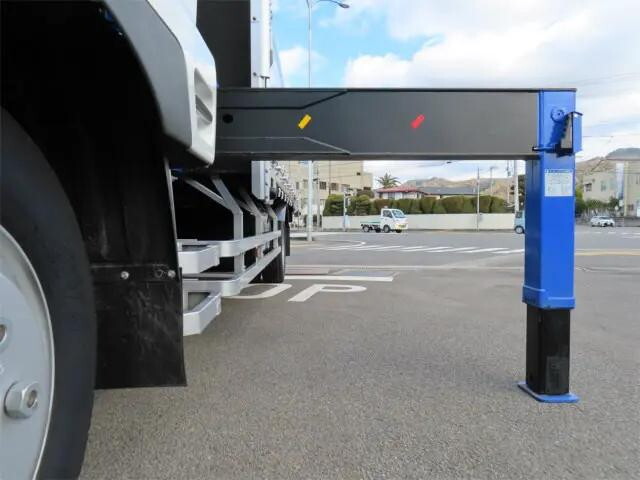 三菱ふそうファイタークレーン4段中型（4t）[写真28]