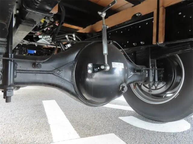 三菱ふそうファイタークレーン4段中型（4t）[写真38]