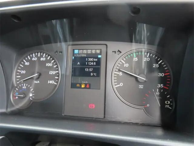 三菱ふそうファイタークレーン4段中型（4t）[写真09]