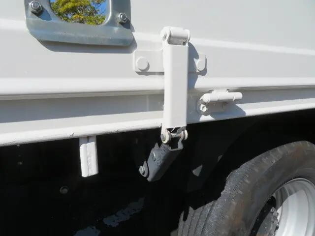 日野デュトロ平ボディ小型（2t・3t）[写真28]