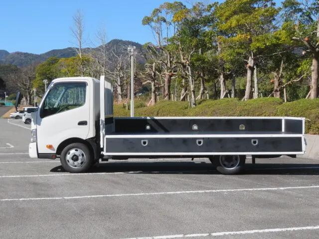 日野デュトロ平ボディ小型（2t・3t）[写真06]