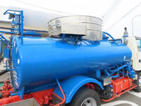 いすゞエルフバキュームカー小型（2t・3t）[写真13]