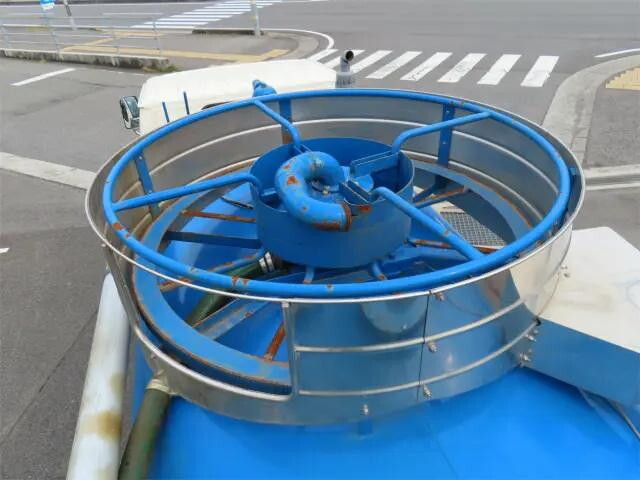 いすゞエルフバキュームカー小型（2t・3t）[写真13]