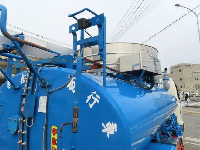 いすゞエルフバキュームカー小型（2t・3t）[写真15]