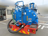 いすゞエルフバキュームカー小型（2t・3t）[写真17]