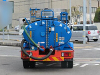 いすゞエルフバキュームカー小型（2t・3t）[写真08]