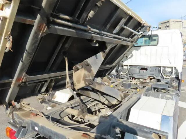 日野デュトロ三転ダンプ小型（2t・3t）[写真38]