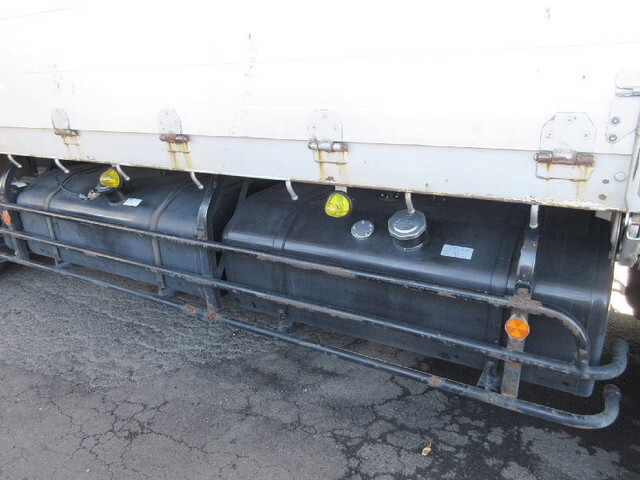 いすゞギガアルミブロック大型（10t）[写真14]