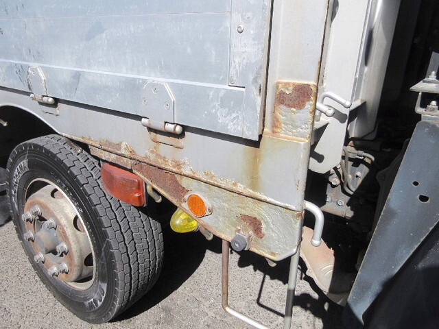 いすゞギガアルミブロック大型（10t）[写真19]