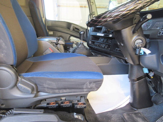 いすゞギガアルミブロック大型（10t）[写真26]