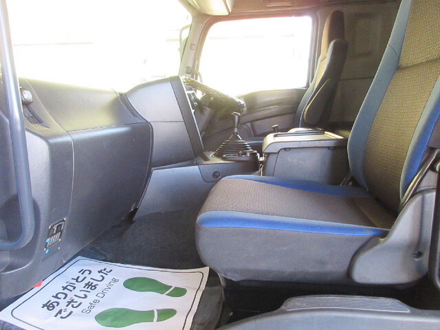 いすゞギガアルミブロック大型（10t）[写真28]