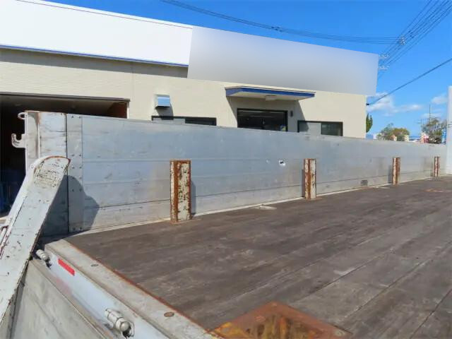 いすゞフォワードアルミブロック増トン（6t・8t）[写真25]