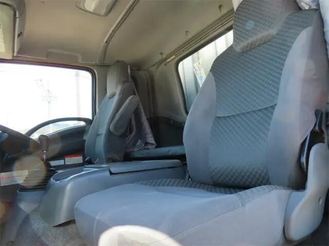 いすゞフォワードアルミブロック増トン（6t・8t）[写真09]