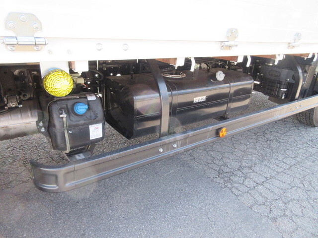 三菱ふそうキャンターアルミブロック小型（2t・3t）[写真11]