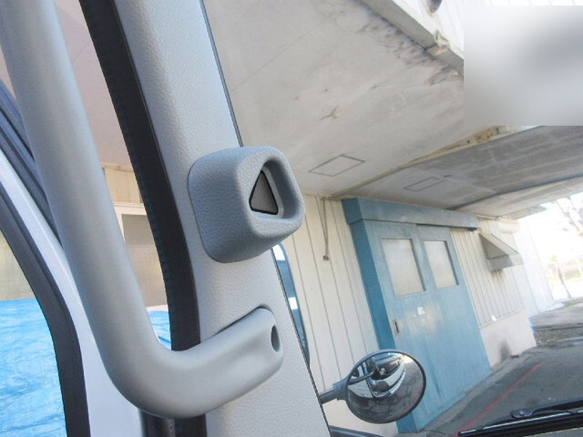 三菱ふそうキャンターアルミブロック小型（2t・3t）[写真16]