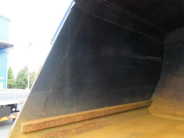 いすゞフォワードパッカー車（塵芥車）中型（4t）[写真18]