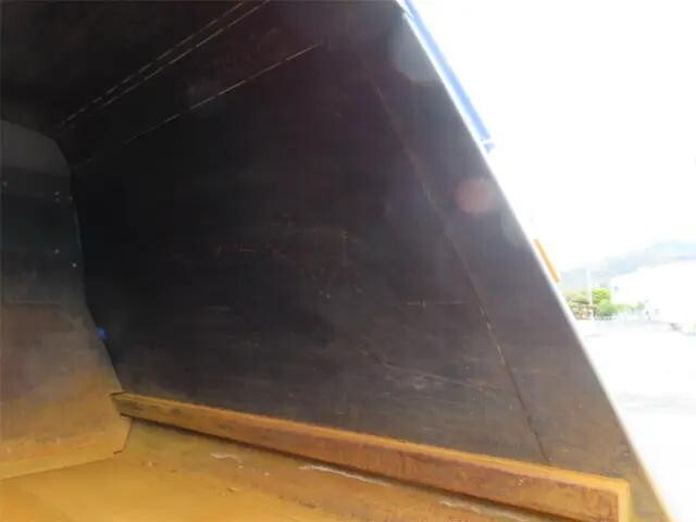 いすゞフォワードパッカー車（塵芥車）中型（4t）[写真19]