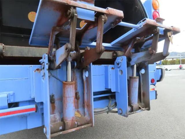 いすゞフォワードパッカー車（塵芥車）中型（4t）[写真29]