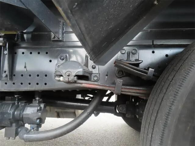 いすゞフォワードパッカー車（塵芥車）中型（4t）[写真36]