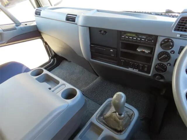 三菱ふそうファイター平ボディ増トン（6t・8t）[写真13]