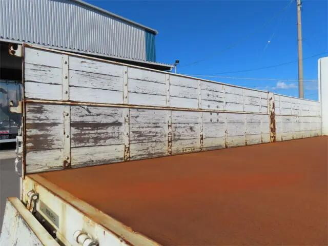 三菱ふそうファイター平ボディ増トン（6t・8t）[写真22]