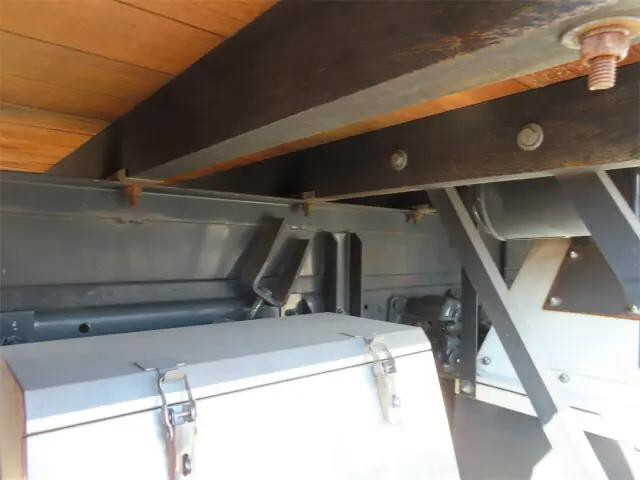 三菱ふそうファイター平ボディ増トン（6t・8t）[写真34]