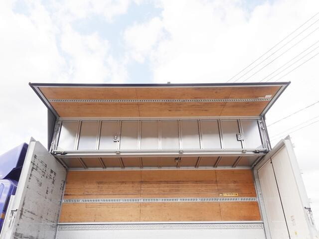 いすゞフォワードアルミウイング中型（4t）[写真12]