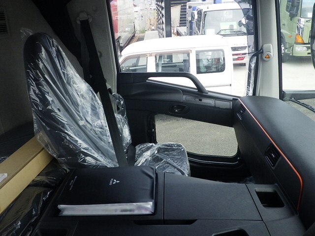 三菱ふそうスーパーグレートダンプ大型（10t）[写真19]