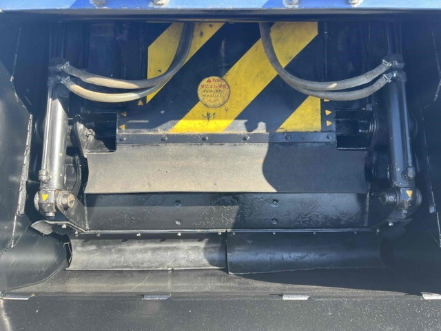 いすゞエルフパッカー車（塵芥車）小型（2t・3t）[写真11]