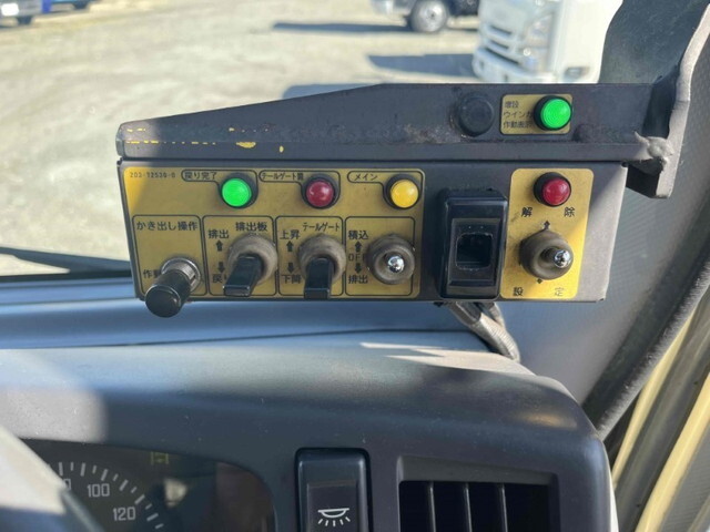 いすゞエルフパッカー車（塵芥車）小型（2t・3t）[写真37]