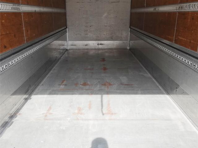 いすゞフォワードアルミウイング増トン（6t・8t）[写真14]