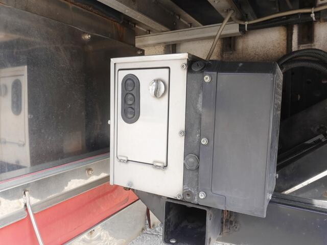 いすゞフォワードアルミウイング増トン（6t・8t）[写真21]