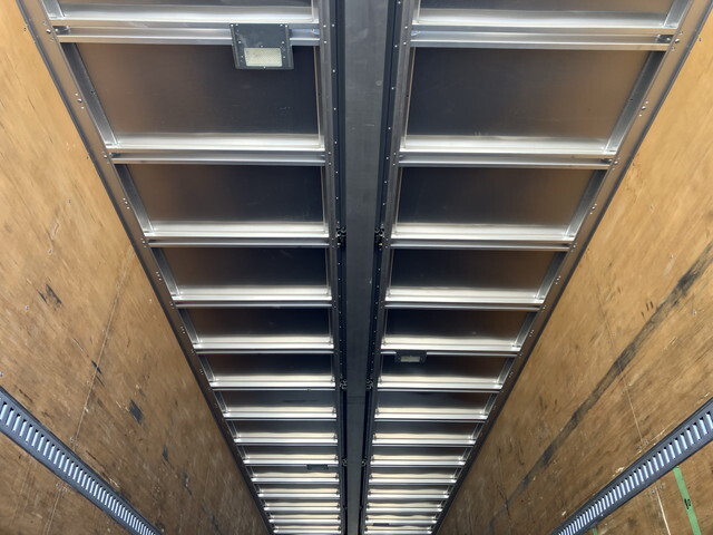 UDトラックスクオンアルミウイング大型（10t）[写真13]