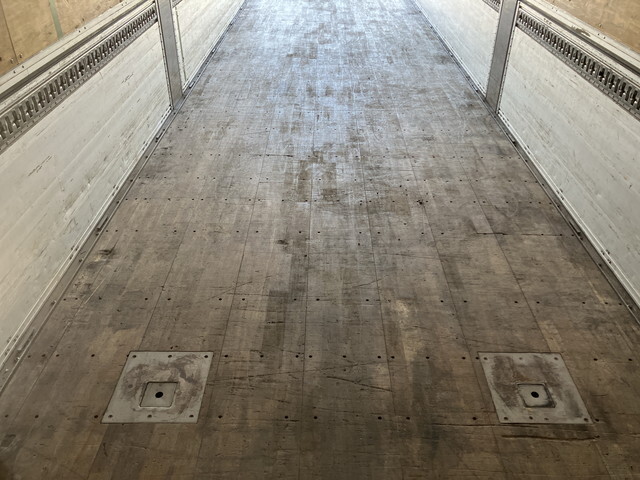 UDトラックスクオンアルミウイング大型（10t）[写真14]