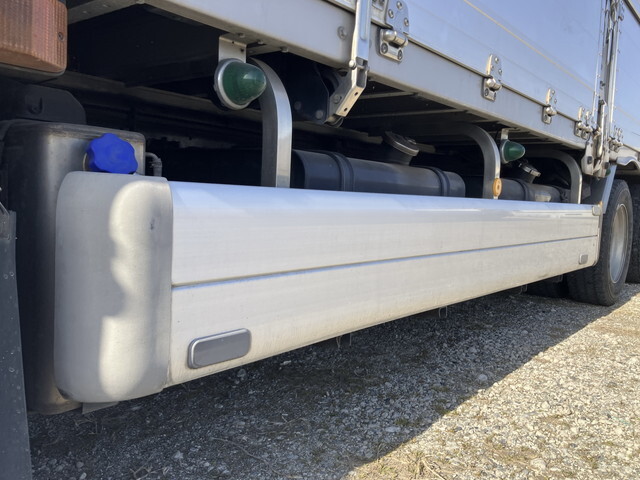 UDトラックスクオンアルミウイング大型（10t）[写真20]