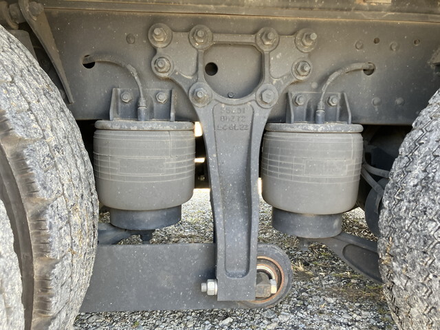 UDトラックスクオンアルミウイング大型（10t）[写真24]