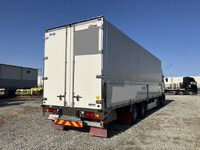 UDトラックスクオンアルミウイング大型（10t）[写真02]