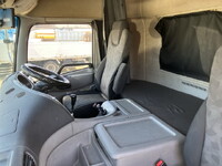 UDトラックスクオンアルミウイング大型（10t）[写真32]