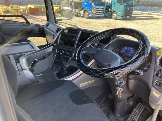 UDトラックスクオンアルミウイング大型（10t）[写真34]