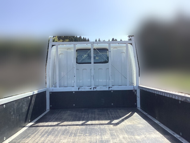 三菱ふそうキャンター平ボディ小型（2t・3t）[写真11]