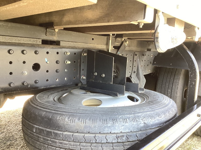 三菱ふそうキャンター平ボディ小型（2t・3t）[写真25]