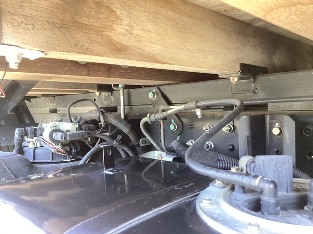 三菱ふそうキャンター平ボディ小型（2t・3t）[写真28]