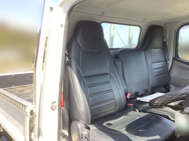 三菱ふそうキャンター平ボディ小型（2t・3t）[写真35]