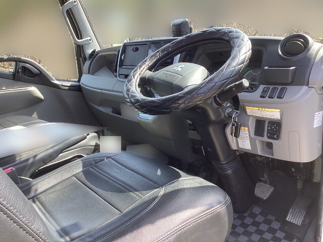 三菱ふそうキャンター平ボディ小型（2t・3t）[写真36]