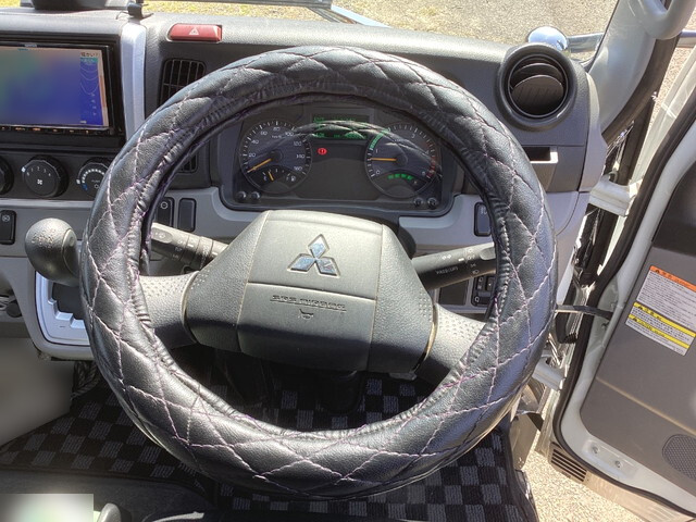 三菱ふそうキャンター平ボディ小型（2t・3t）[写真38]