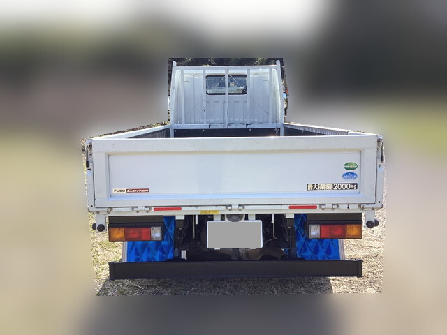 三菱ふそうキャンター平ボディ小型（2t・3t）[写真09]