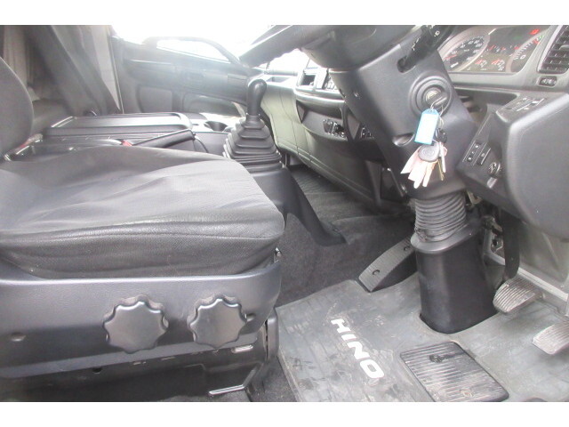 日野レンジャーアルミウイング中型（4t）[写真13]